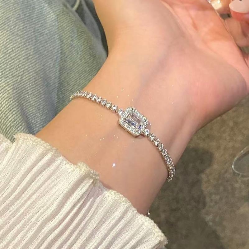 Zircon rhombus flower hollow adjustable bracelet Korean niche exquisite bracelet temperament versatile fashion jewelry women