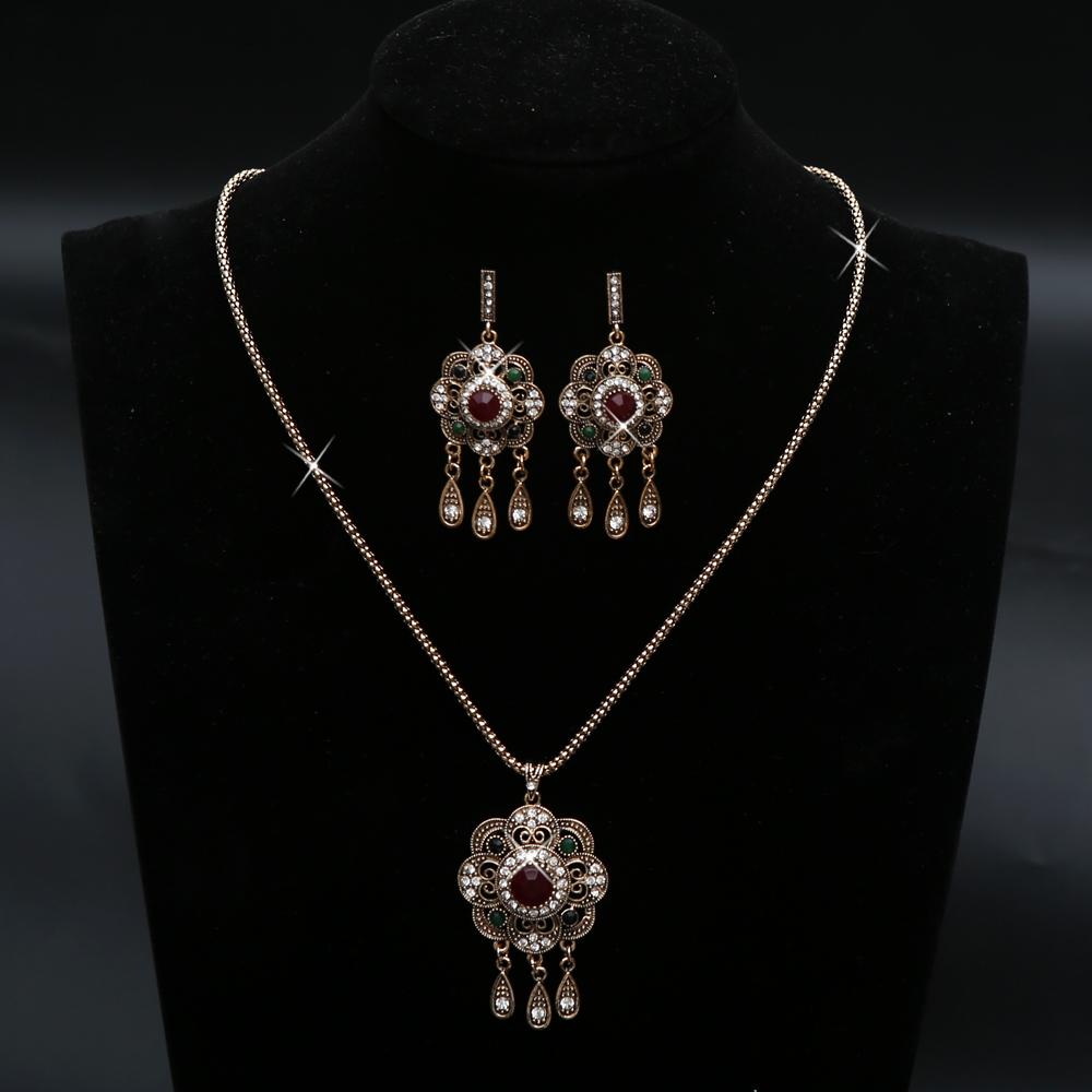 

3pcs Bohemian Elegant Style Colorful Diamond Inlaid Tassel Alloy Necklaces Earrings Party Fashion Trendy Outfits Jewelry Set 51.5cm