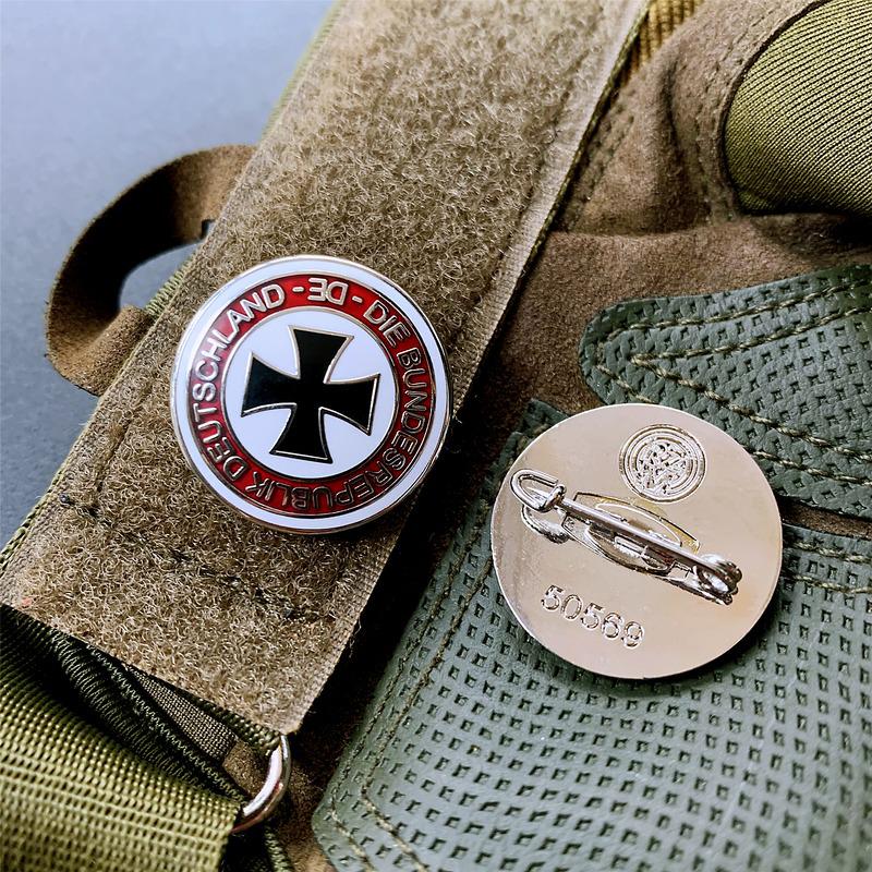 Прусский знак Мальтийского креста Советская памятная медаль значок