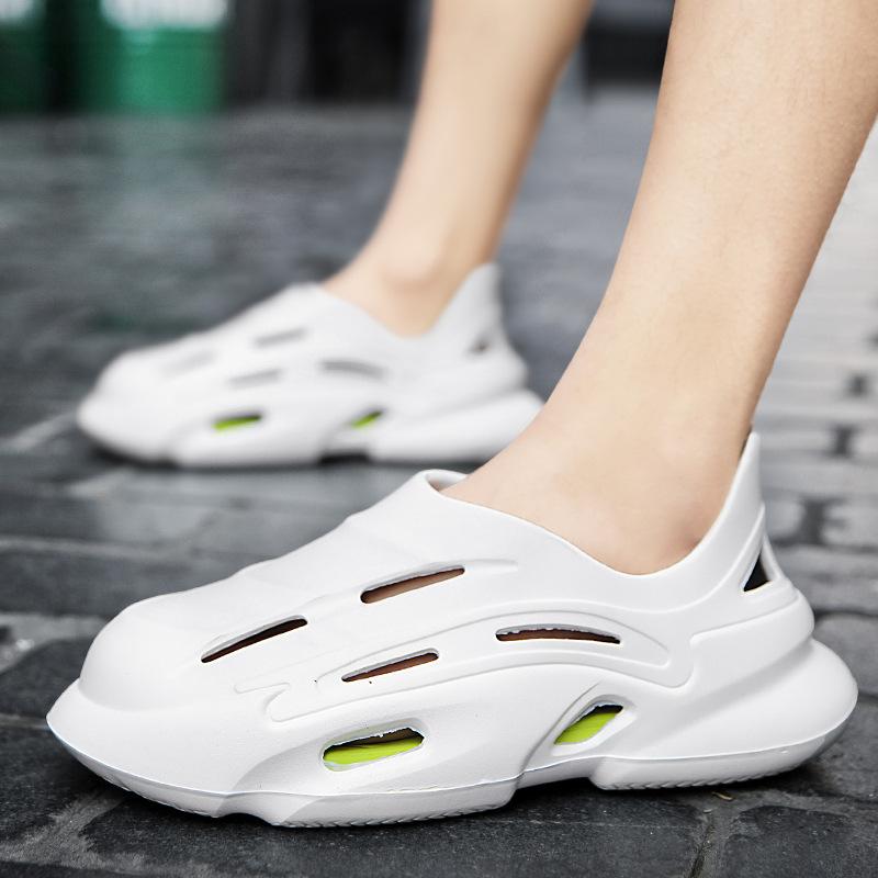 Hole shoes summer new wear stepping on shit trend slippers travel outdoor beach sandals high-end wading shoes