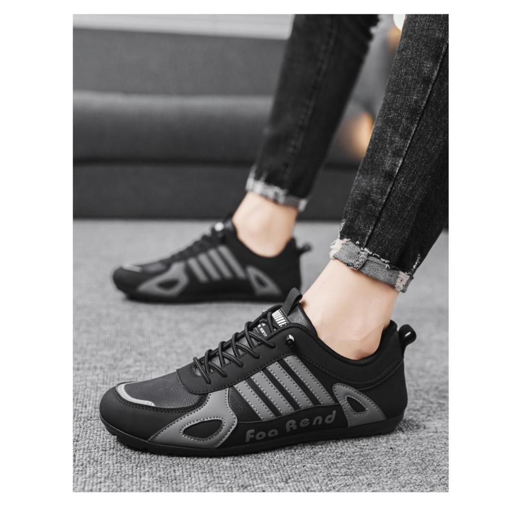 Men's Waterproof and Anti Slip Sports Running Casual Black Board Shoes Work Soft Soled Travel Trendy Shoes