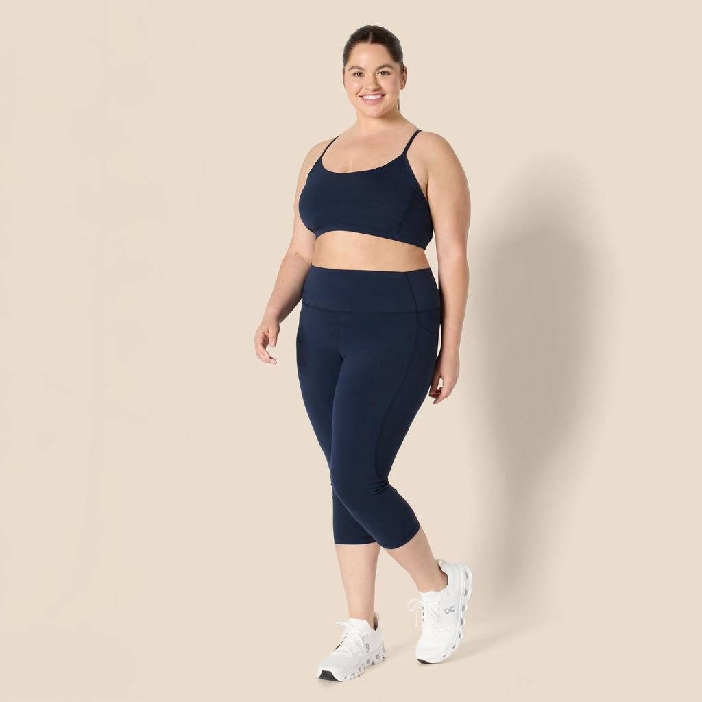 Amazon Essentials Capri Leggings with Super Perfect for and the Size L Women's High-Waisted Pockets, Moisture-Wicking Fabric, Breathable, Cool, Soft,