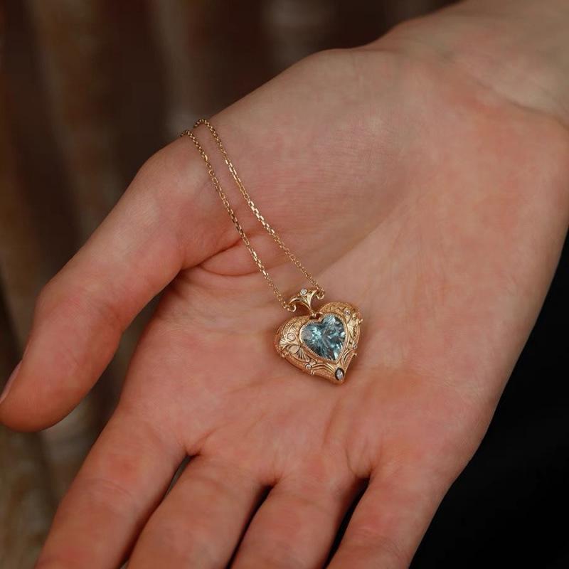Luxury Heart-Shaped Zircon Pendant Necklace: European  American Style, Double-Layer Inlaid Diamonds, High-End Women s Clavicle Chain.