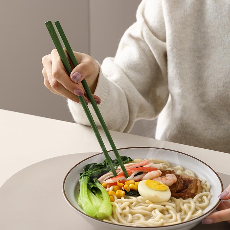 5 Pairs Chopsticks Set 24cm Mixed-color Chopsticks Heat-resistant Antibacterial Mildew-proof Anti-slip Kitchen Tableware Set
