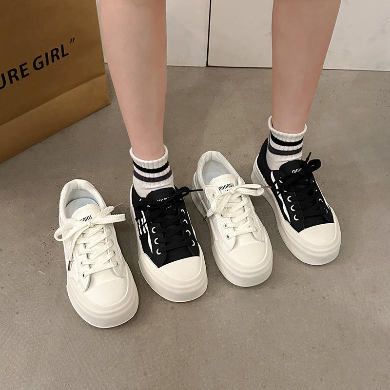 Little white shoes women's 2025 autumn new Korean version of thick-soled trendy versatile soft-soled shoes women's skirt casual board shoes