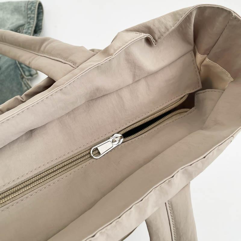 Large Capacity Nylon Tote Bag for Women Lightweight Shopping Shoulder Bag with Multiple Pockets and Zipper Closure for Daily Use