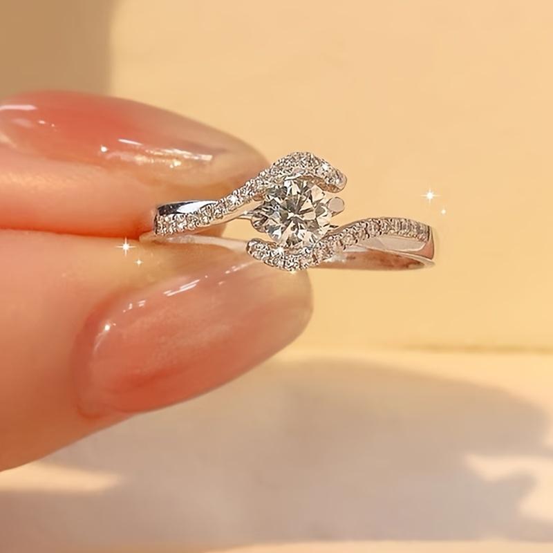 Elegant 925 sterling silver ring with diamond inlay, suitable for everyday wear and gift occasions, Valentine's Day jewelry, round engagement ring