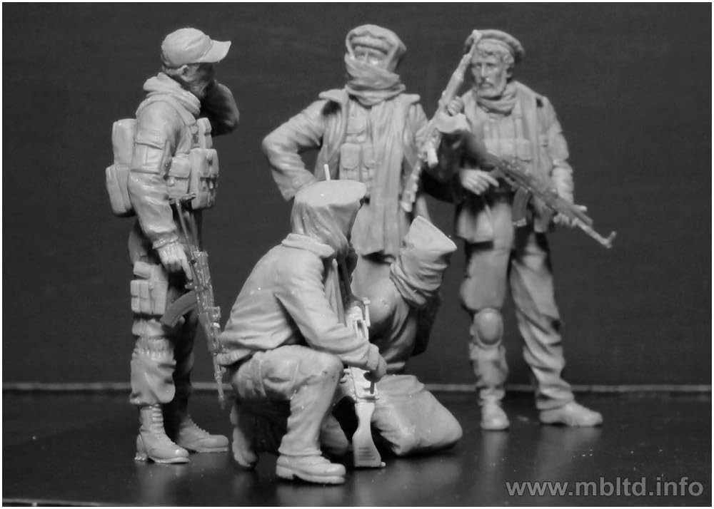 Master Box 1/35 Scale Middle Eastern Private Armed Forces POW Guard, 5 Figures, Plastic Model, MB35163