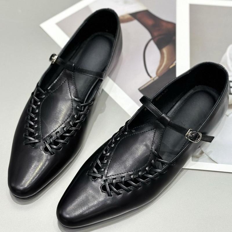 

Spring and summer new pointed woven flat-soled single shoes comfortable soft leather versatile small leather shoes women s shoes trend 35 чорний
