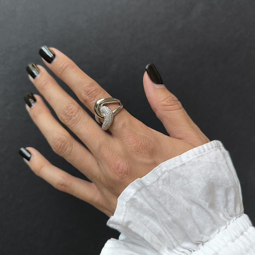 Silver Ring with Cubic Zirconia, Item Weight 8 G (2191896)