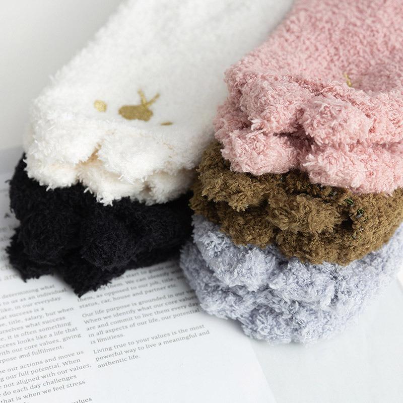 Cat's paw coral fleece socks women's medium tube socks autumn and winter thickened floor socks cute warm sleep socks Zhuji