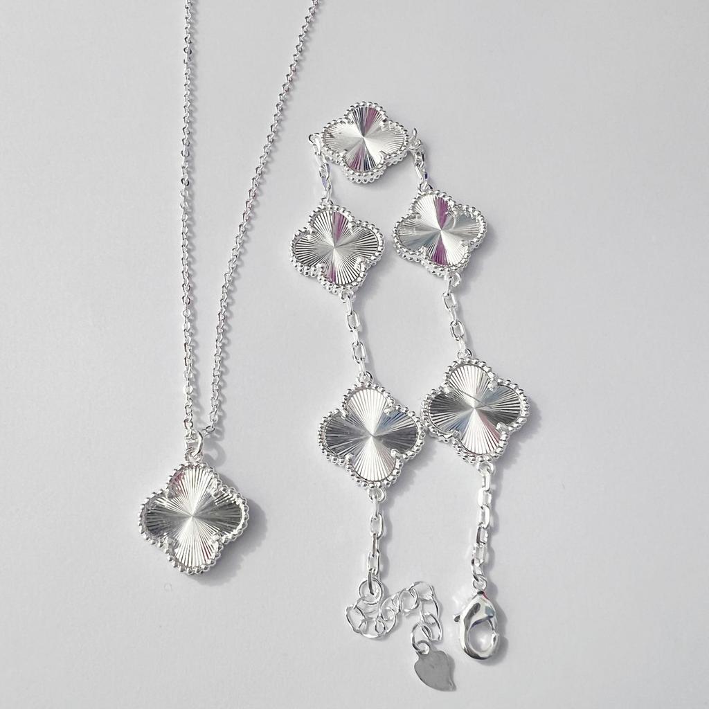 Seiko Silver Lucky Laser Clover Pendant Necklace Women'S Light Luxury Niche Clavicle Chain Premium