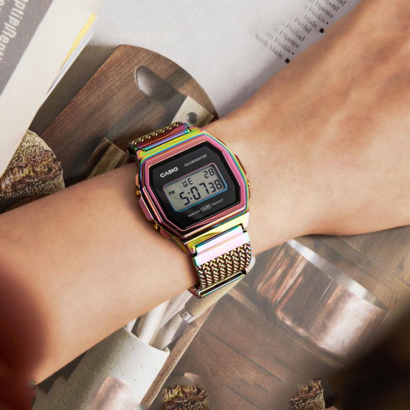 Casio Serie VINTAGE-quadrato retrò metallo piccolo quadrato orologio sportivo colore arcobaleno movimento al quarzo acciaio inossidabile cinturino in tessuto giapponese A1000PRW-1PRD