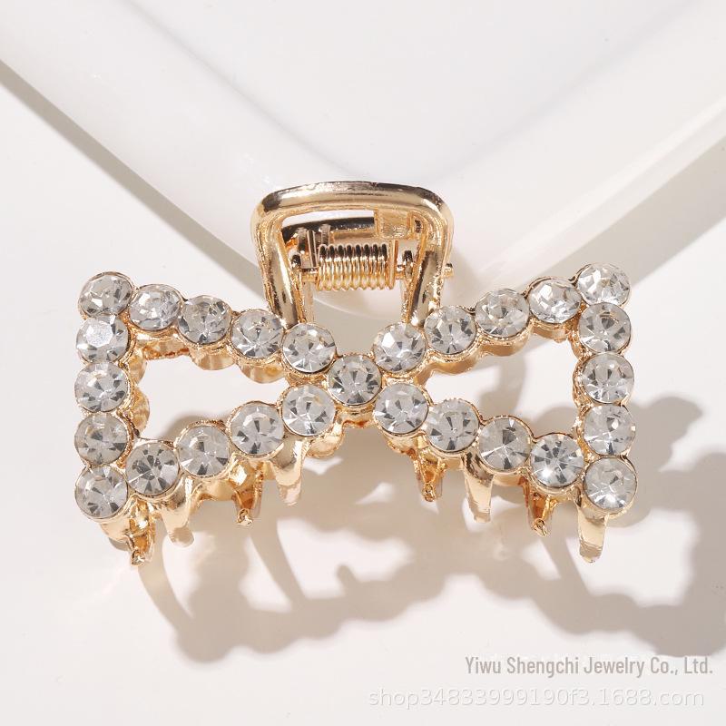 Korean Pearl Top Hairpin: Stylish Alloy Electroplated Clip for Women