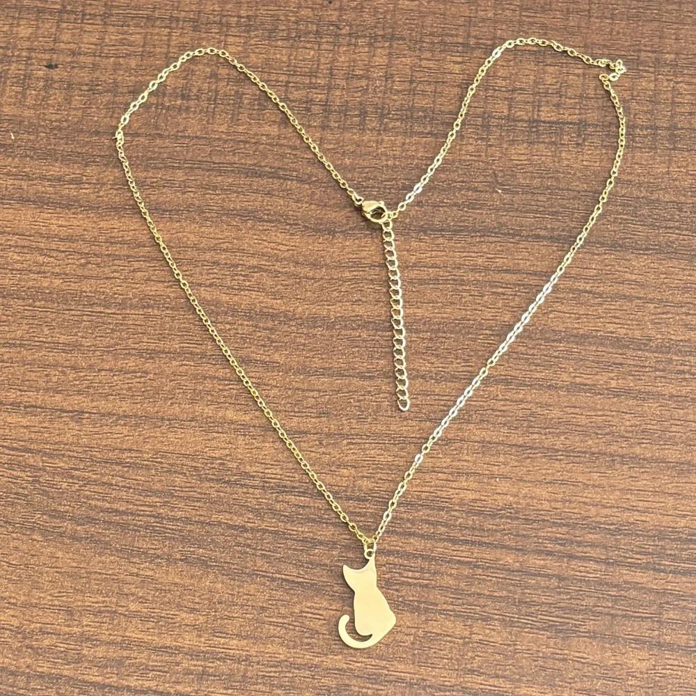 

Элегантное ожерелье с подвеской в виде кошки из нержавеющей стали, гипоаллергенное, не тускнеющее, простой милый кулон в виде котенка для женщин жёлтый