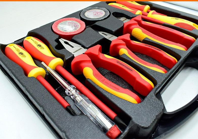 AIWEIBO 1000V Insulated Electrician Tool Set: Needle Nose Pliers, Diagonal Cutting Pliers, Screwdriver.