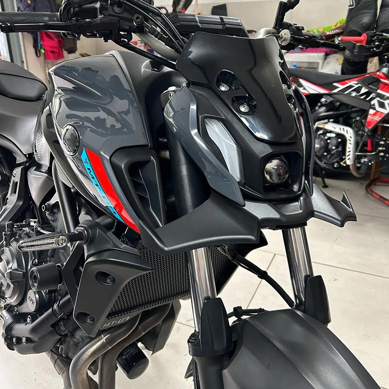 Motorrad Zubehör Schwarz Naked Front Abtriebsspoiler Winglet Aerodynamik Flügel Kit Spoiler Für YAMAHA MT 07 2021 2022 2023
