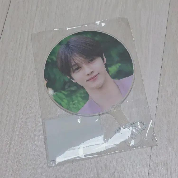 

Riize Boss Rise Popup Store Sungchan Image Picket Keyring