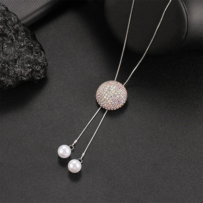 Luxury Non-Fading Korean Fashion Sweater Necklace: Autumn/Winter Women's Niche Design Pendant