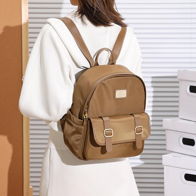 Large Capacity Versatile Oxford Backpack for Women  New Fashion Casual Commuting Lightweight Outdoor Travel Small Backpack