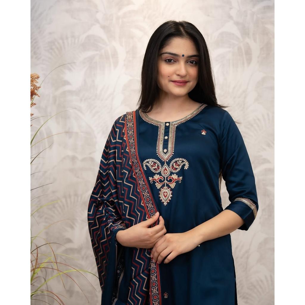 Pakistani Party Wear Ethnic Kurta Set Women Designer Kurti Pant Dupatta Set