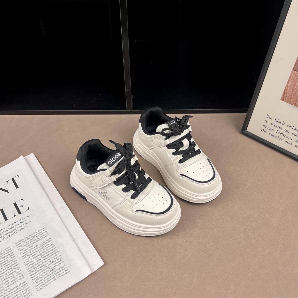 2026 Spring Kids' Sports Shoes: Korean Style, Versatile, Lightweight Low-Top White Shoes for Girls and Boys