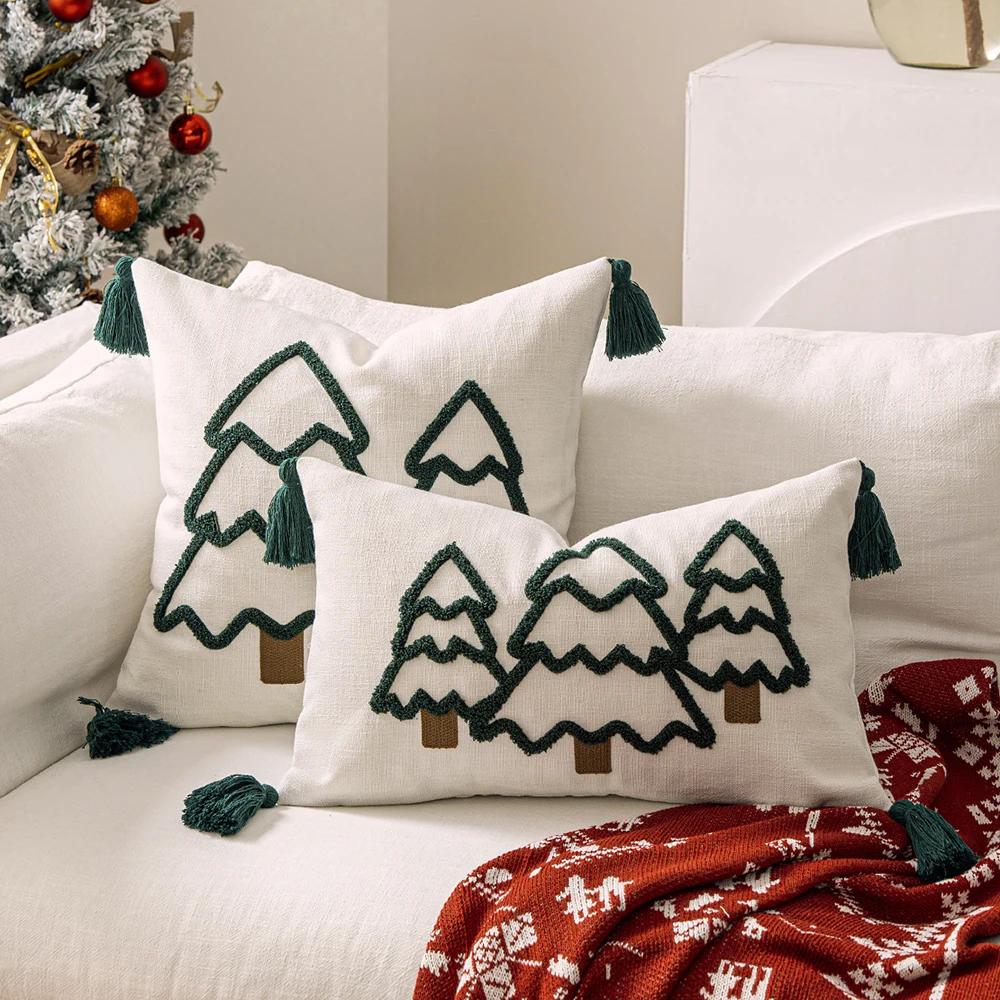 2PCS Christmas Throw Pillow Cover with Tassels Decorative Green Tufted Pillowcase for Sofa Bed Cushion Case for Home Decor