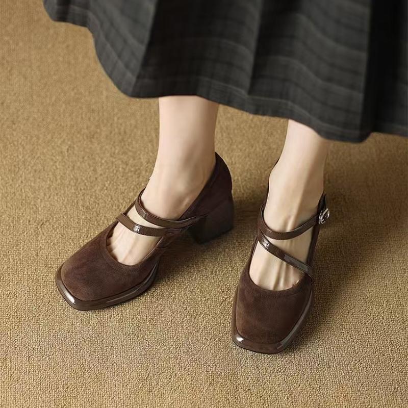 Schuhe für Damen 2025 Neu Eckige Zehenpartie Uni PU Damen High Heels Heißer Verkauf Mode Kleid Schnallenriemen Hohe Qualität Damen Pumps