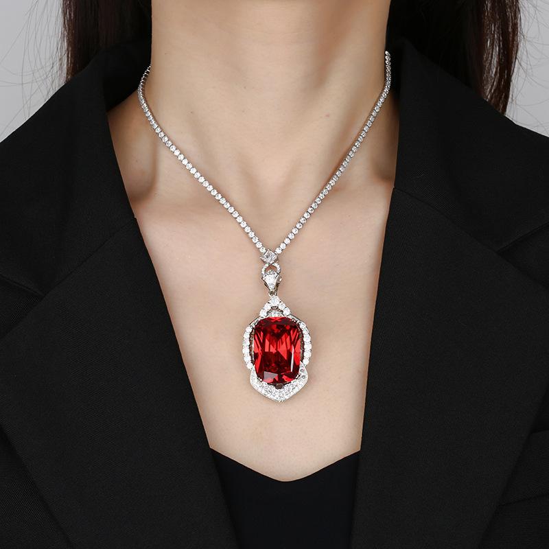 Jewelry Copper Bottom Gold-Plated Imitation Colored Treasure Square Diamond Luxury Pendant Necklace Stone 20 * 28