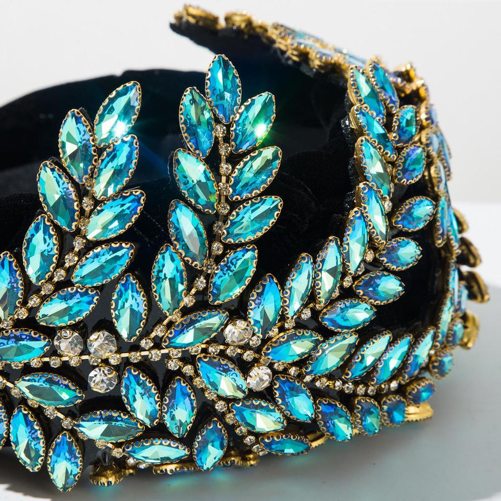 Baroque Velvet Headband: Diamond-Studded, Maple Leaf Design, Luxurious Shiny Hair Accessory for Banquets