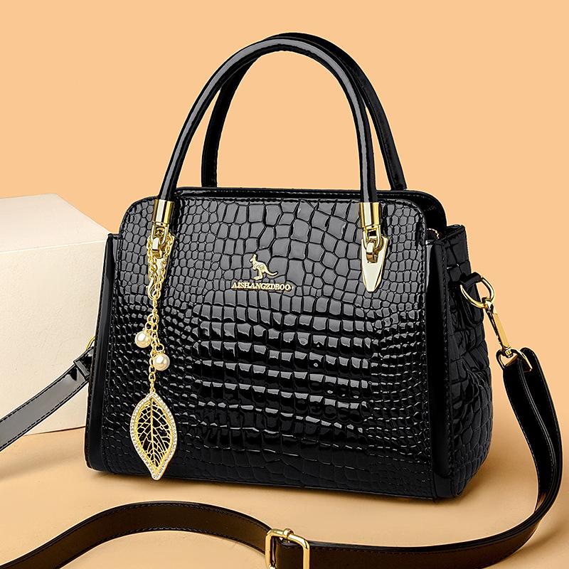 Version of Fashion Trend National Style Embroidery Middle-aged Ladies Single Shoulder Crossbody Bag Elegant Temperament Handbag Casually