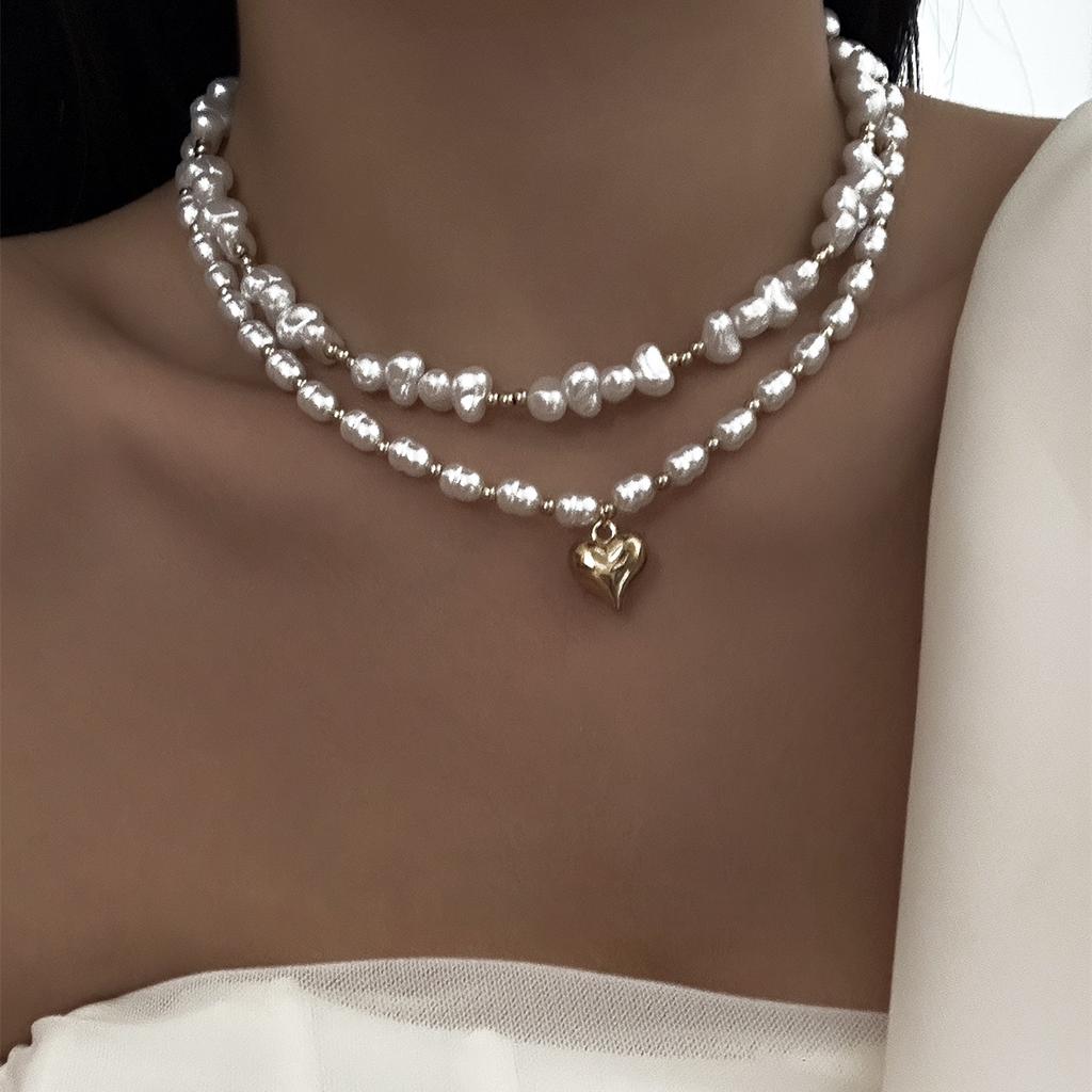 Retro Simple Heart Shaped Pendant Necklace For Women Multi Layer Irregular Imitation Pearl Beaded Choker Party Banquet Jewelry