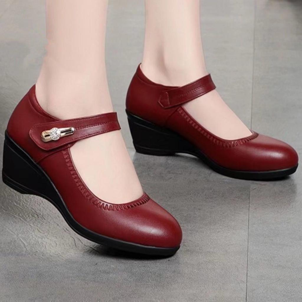 2025 new soft leather women's shoes wedge heel single shoes soft sole with mother shoes comfortable middle-aged and elderly women's leather shoes wome