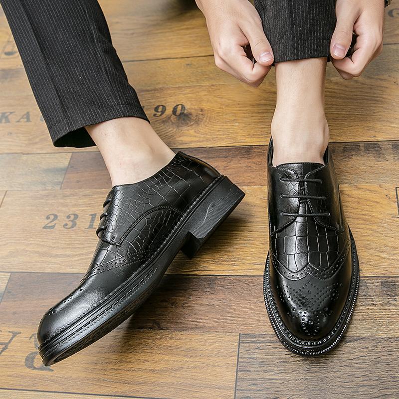 Fashion Italian Brand Men's Leather Casual Shoes Classic Brown Brogue Shoes Office Commuting Men's  Business Work Shoes Versatile