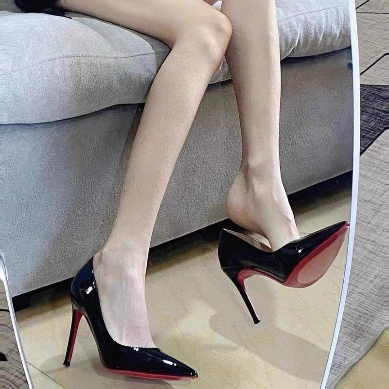 Scarpe nere da uomo a taglio singolo, stile britannico romantico con inserti laterali, tacchi alti con suola rossa, tacchi sottili da donna non stancanti da indossare a lungo