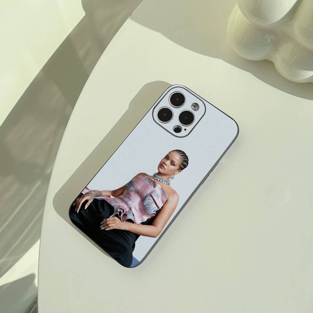 music -legend-Rihanna Phone Case For iPhone 17,16,15,14,13,12,11 Pro Max,16/15/14Plus,XS Soft Black Cover