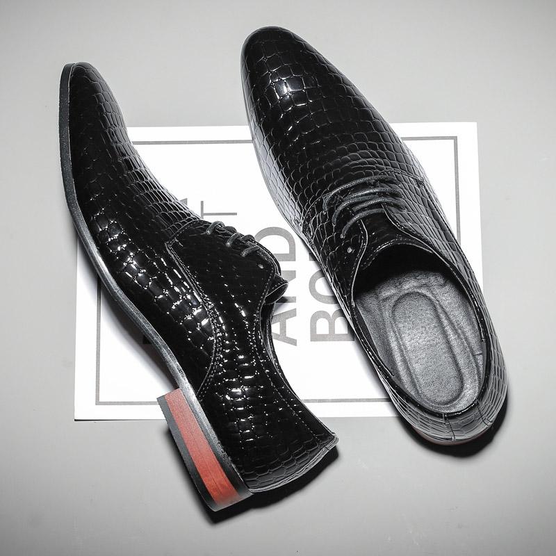 Módní pánská obuv se špičatou špičkou Pánská ležérní obuv s osobností Kožená pánská nazouvací klubová obuv Horký prodej Nová pánská kožená formální obuv