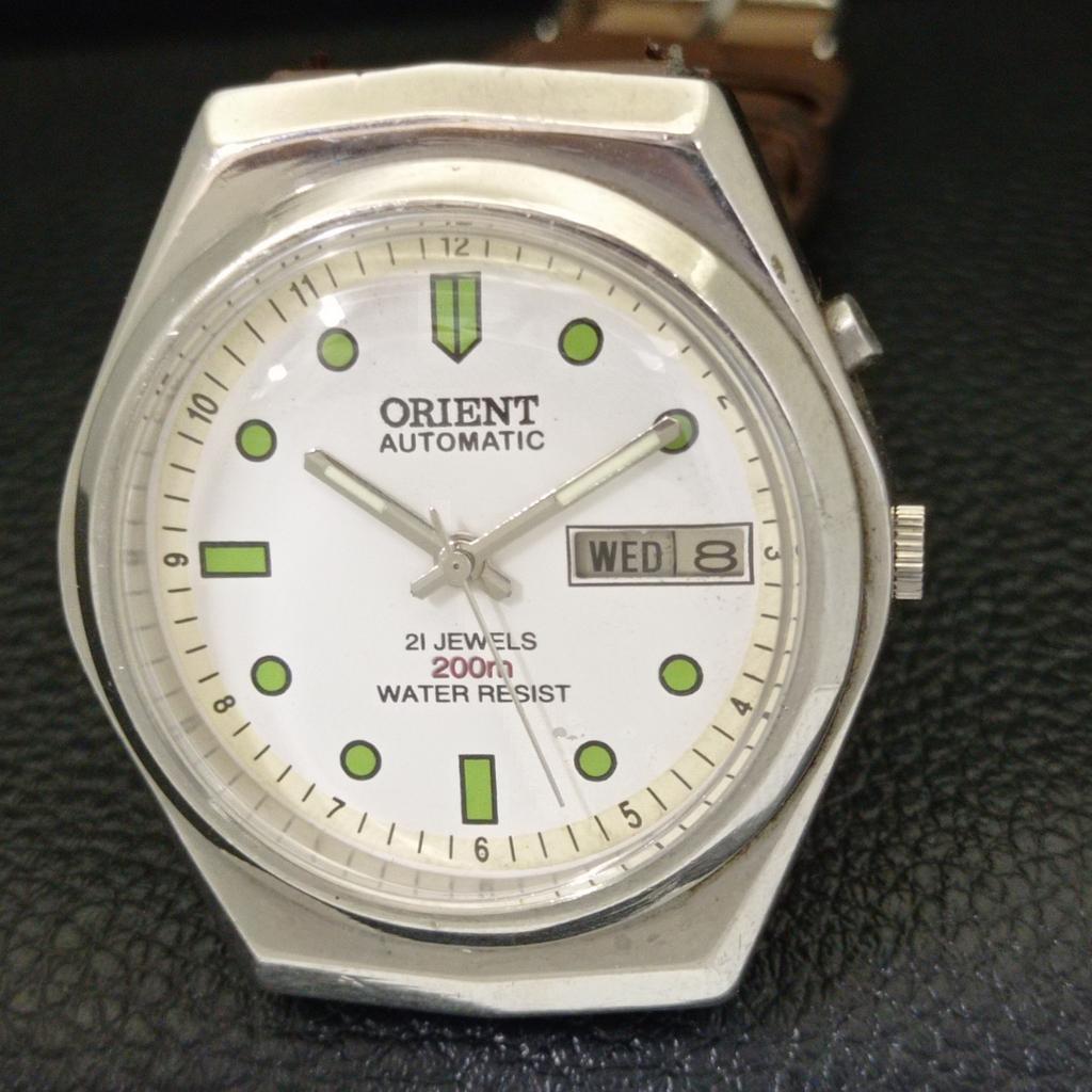 VINTAGE ORIENT AUTOMATIC 46943 JAPAN MENS WHITE COLOR DIAL WATCH a700714-5 R204-a700714