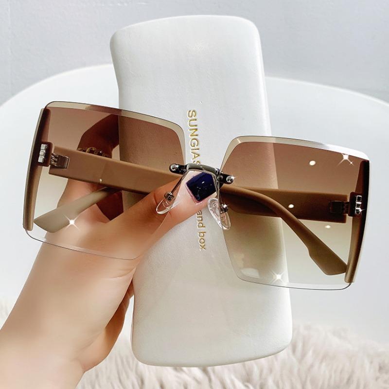 New Square Sunglasses Women Fashion Oversized Punk Eyeglasses Men Trendy Yellow Colors Shades Driving Eyewear UV400
