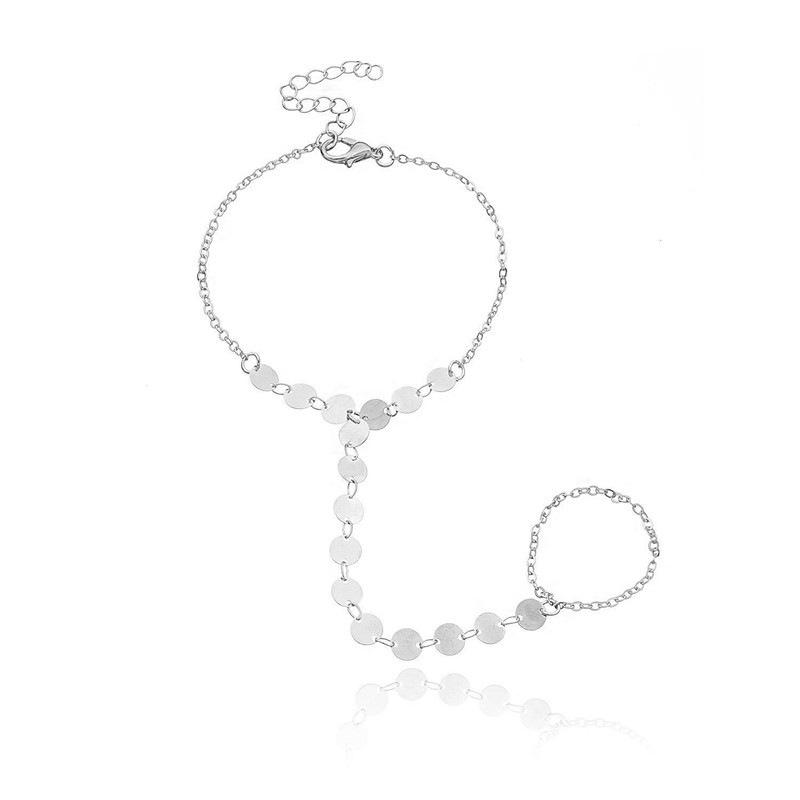 Bracciale Schiava Europeo Creativo in Cristallo Zirconia: Catena Quadrata con Perline e Collegamento al Dito da Donna