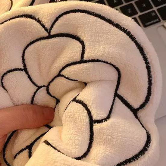 Absorbent Hand Towel Thickened Hand Dry Towel with Loop Hanging Hand Drying Puff Kids Dry Towel for Kitchen Bathroom