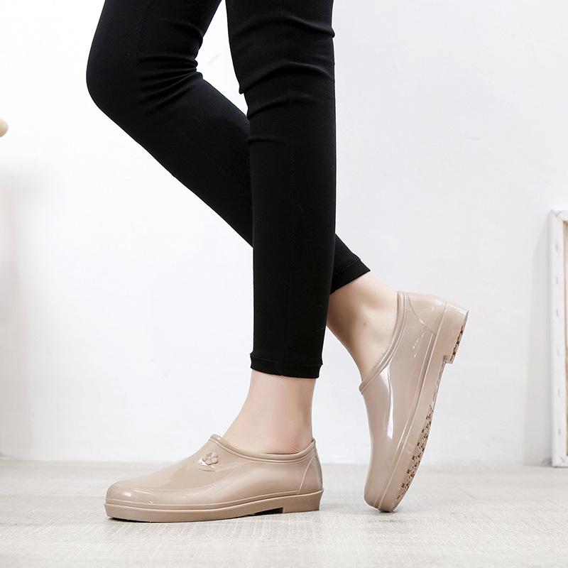 Women's Yuanbao Short Rain Boots: Non-Slip, Wear-Resistant, Warm Water Shoes for Kitchen, Spring & Autumn Wear