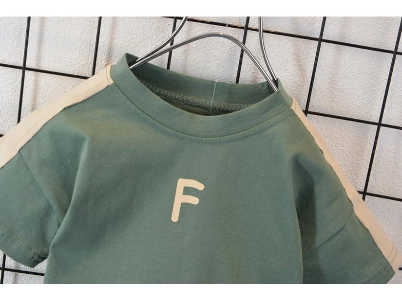 Trendy Boys' Casual Summer Two-Piece Set: Handsome Short Sleeve Top and Shorts