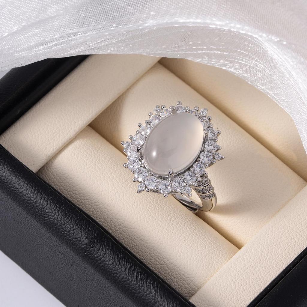 Autumn Water: Elegant White Dove Ring - Niche Design In New Chinese Style for Women, Exuding Light Luxury and Sophisticated Charm