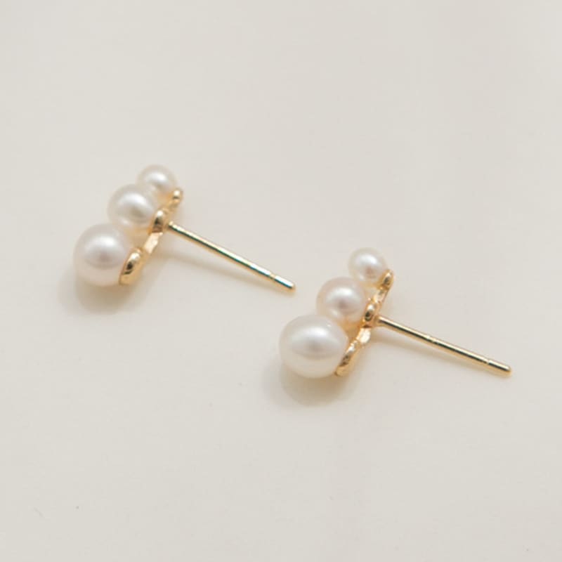 LUNNE 14k Flat 3-Tier Pearl Earrings (14k Gold) #ES08