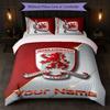 Set Biancheria da Letto Personalizzato Middlesbrough FC con Nome Testo 1 Copripiumino + 2 Federe Logo Calcio Regalo Personalizzato per Occasioni Speciali Decorazione Camera da Letto
