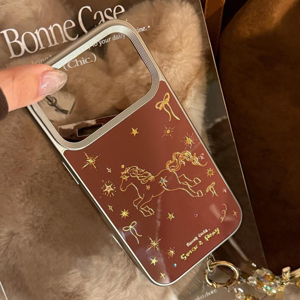 Creative Gold Pony Phone Case Bracelet for iPhone 16, iPhone 17, iPhone 17 Pro Max