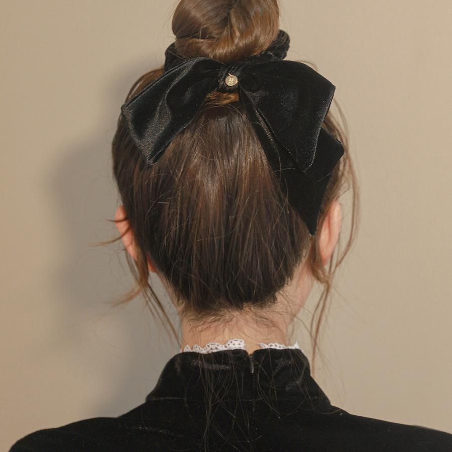 Elegant Velvet Bow Hair Tie for Women - Large Intestine Rubber Band Hair Accessories for Autumn and Winter