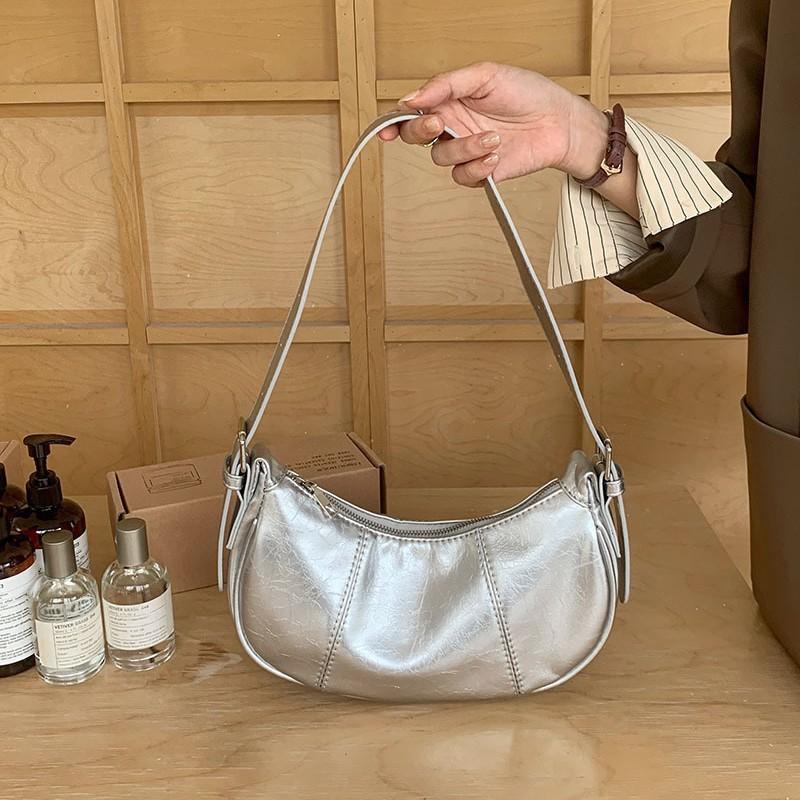 Niche design underarm bag women's autumn and winter new high-end bag silver portable shoulder messenger bag