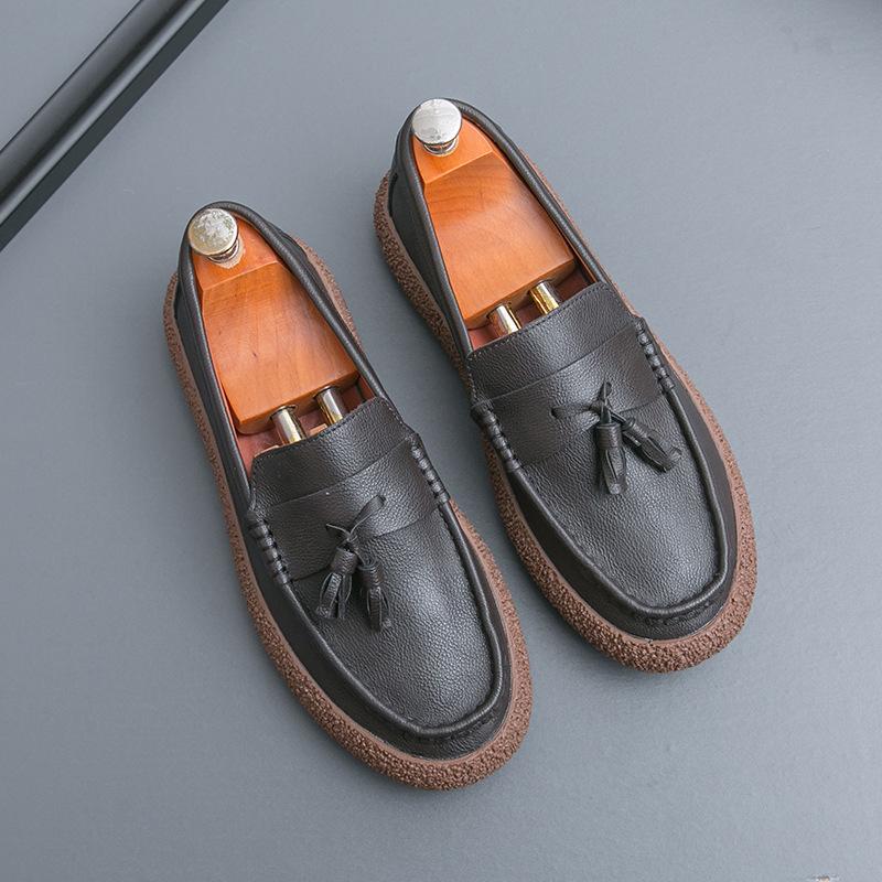 

2025 new men s leather shoes one-pedal lazy home shoes loafers overfitting Doudou shoes solid color casual 44